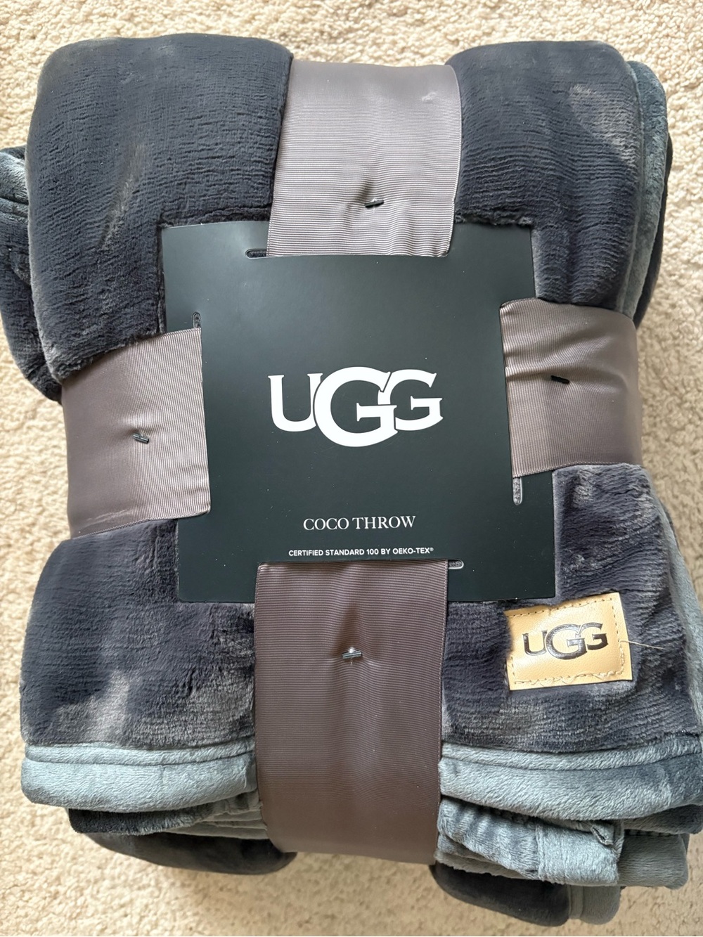 🆕 UGG Coco Throw in Charcoal - 50in X 70in *Rare*